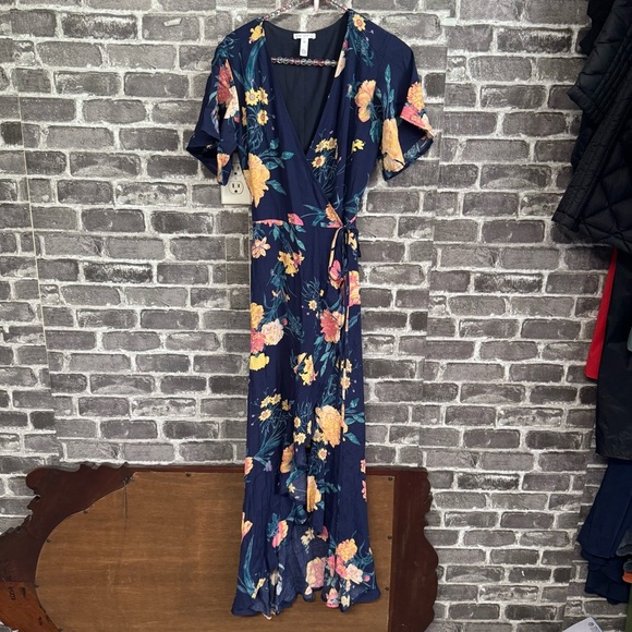 Leith Worn by Actress Laura Onnes Navy Blue Pink Floral Ruffled Wrap Midi Dress - Picture 2 of 11